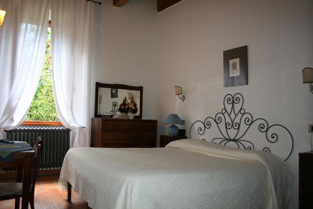 Hotel Antico Convento Santa Chiara Sarteano Habitación foto